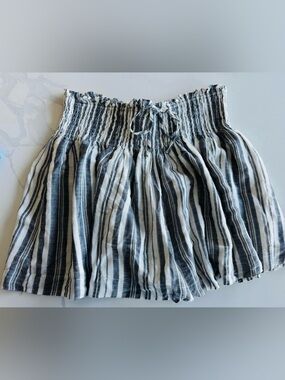 Stitch & Feather NWT Smocked Stripe Short Size L